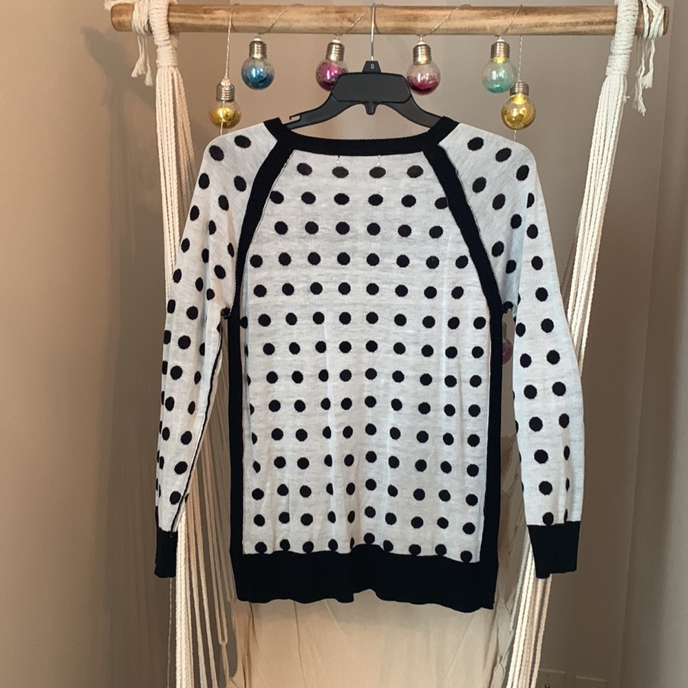 Women’s Medium Black/White reversible polka dot sweater - Picture 4 of 4